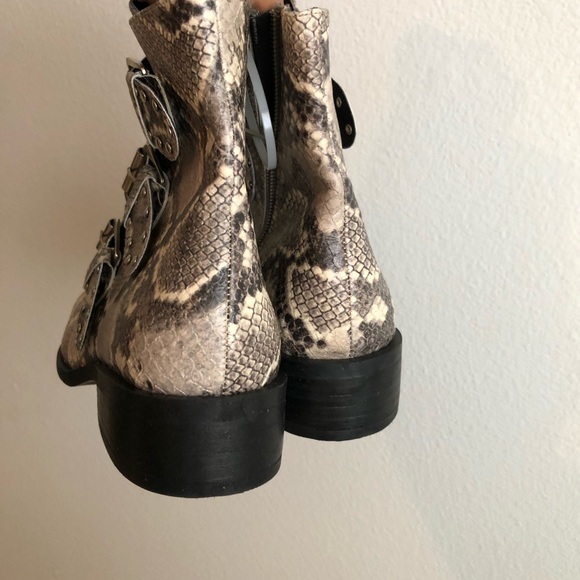 STEVEN BY STEVE MADDEN Harmon Leather Booties - Picture 5 of 16